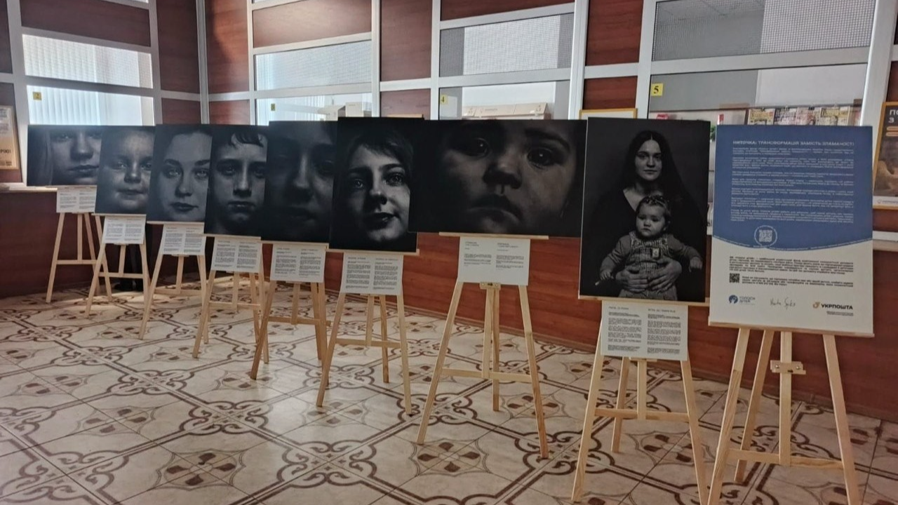 The Thread Exhibition Travels Across Ukraine Through Ukrposhta Branches — Image  4