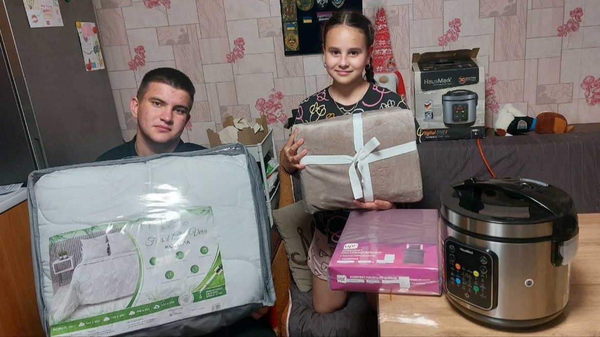 Приготувати вечерю без світла: як ми допомогли родинам, що залишаються в прифронтовому Херсоні — Фото  1