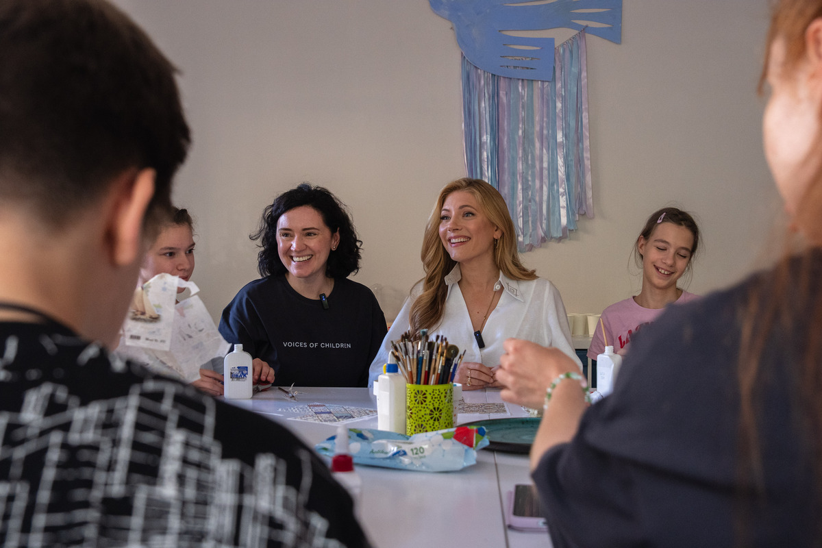 “Hold Fast to Life”: Actress Katheryn Winnick Meets Ukrainian Children Affected by the Russian War in Kyiv