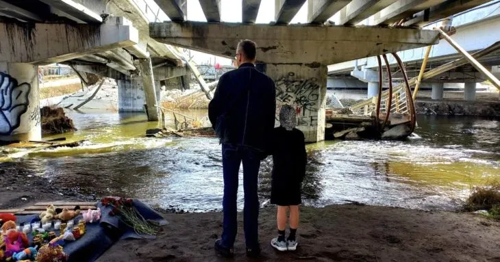 How a Dutch Journalist Brought a Country Together Through Stories of the War
