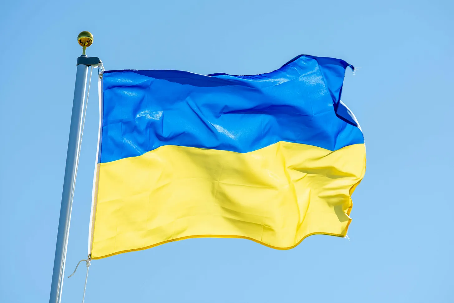 How Ukraine’s “genetic resilience” myth shapes attitudes toward psychotherapy across generations during wartime?