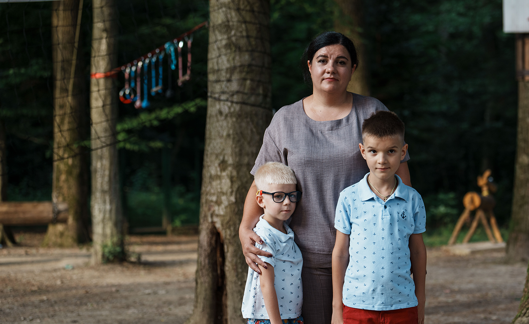 Camp+: a psychological support program for defenders' families