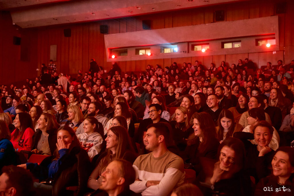 Romanian Stand-Up Comedian Victor Patrascan Organised a Charity Tour to Support Ukrainian Children — Image  2